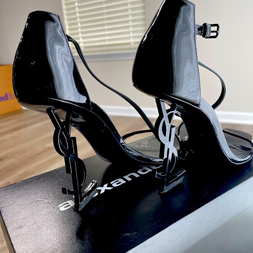 Saint Laurent logo heel